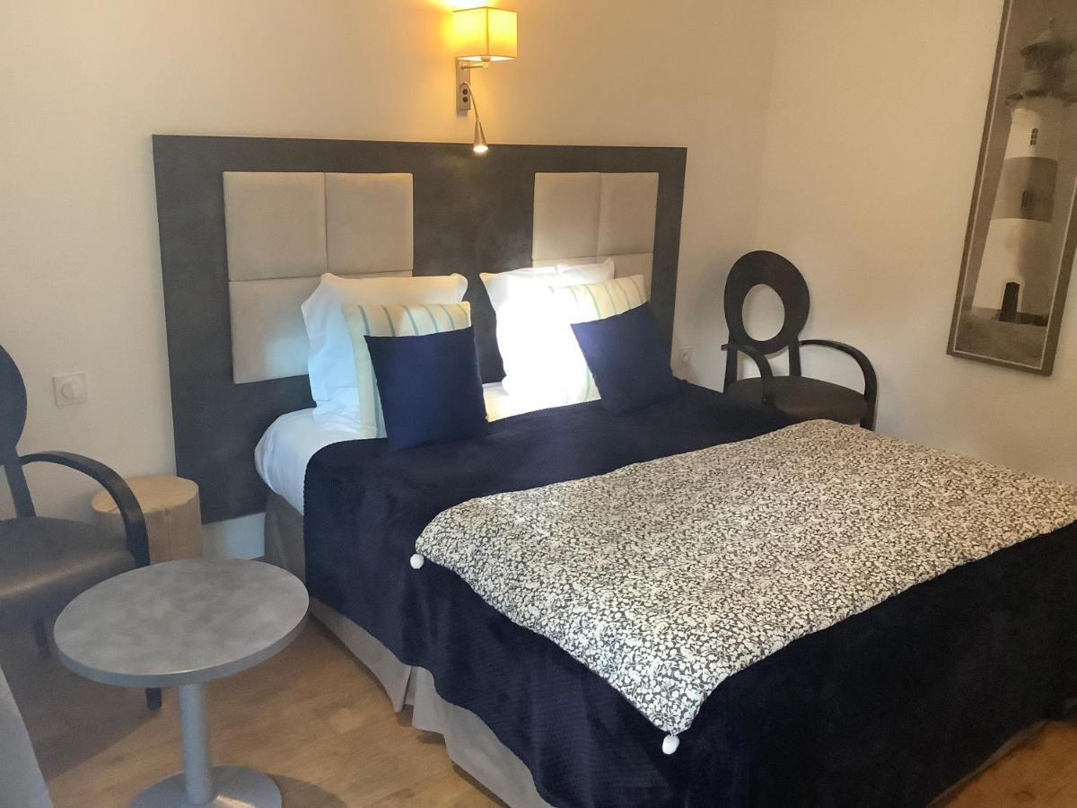 Hotel Monet La Riviere-Saint-Sauveur Bagian luar foto