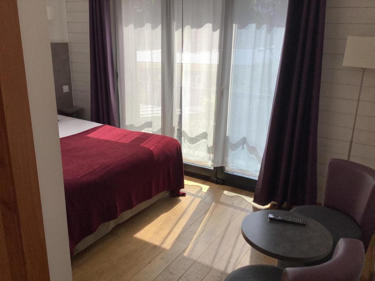 Hotel Monet La Riviere-Saint-Sauveur Bagian luar foto