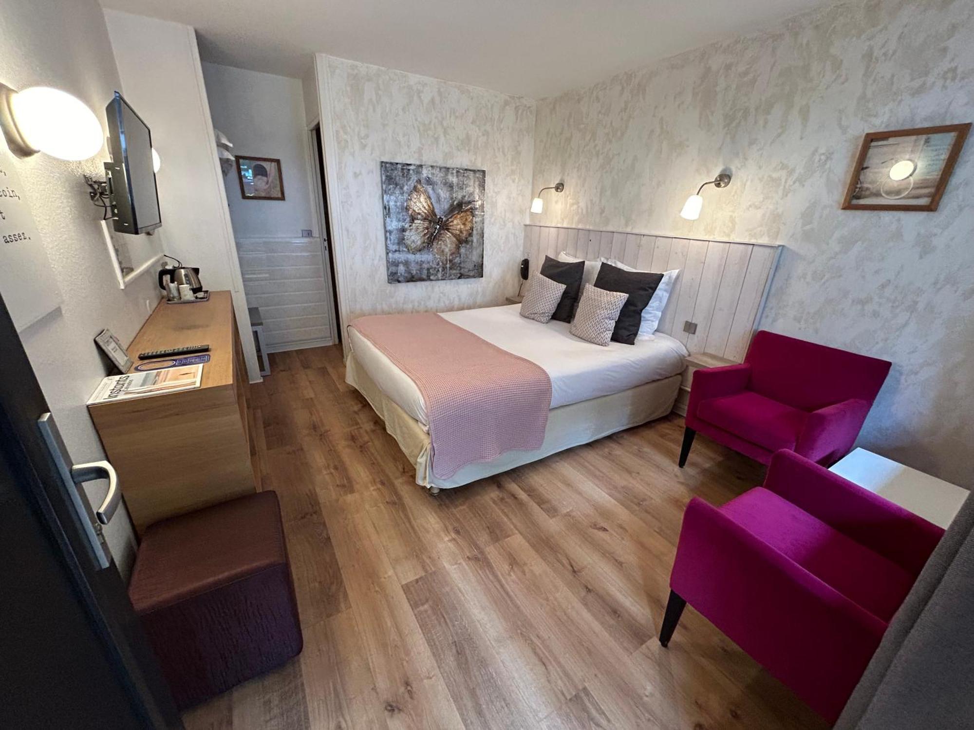 Hotel Monet La Riviere-Saint-Sauveur Bagian luar foto